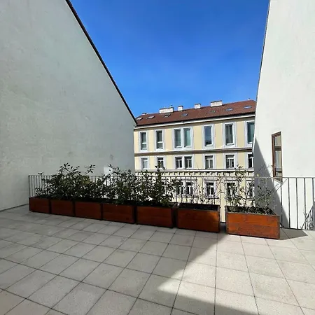 Modern Old Town - Balcony, Coffee, Wifi